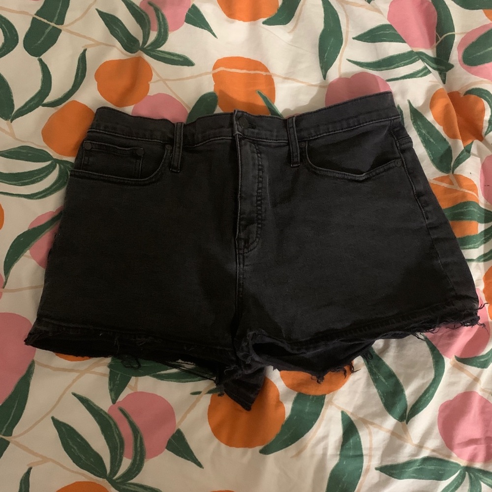 madewell black shorts!!